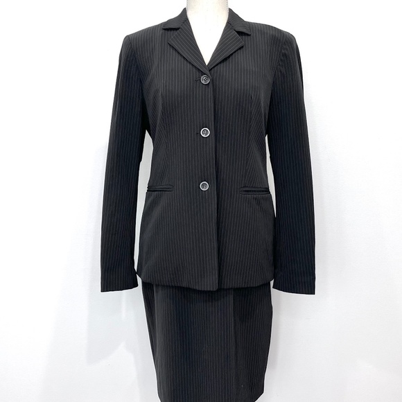 Isabel Ardee Neiman Marcus Black Pinstripe Business Suit Skirt